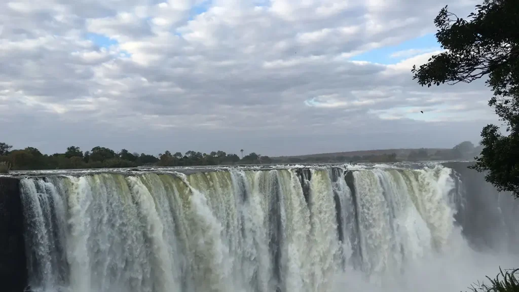 Guided walking tour of Victoria Falls on the Zimbabwean side with Wild Horizons